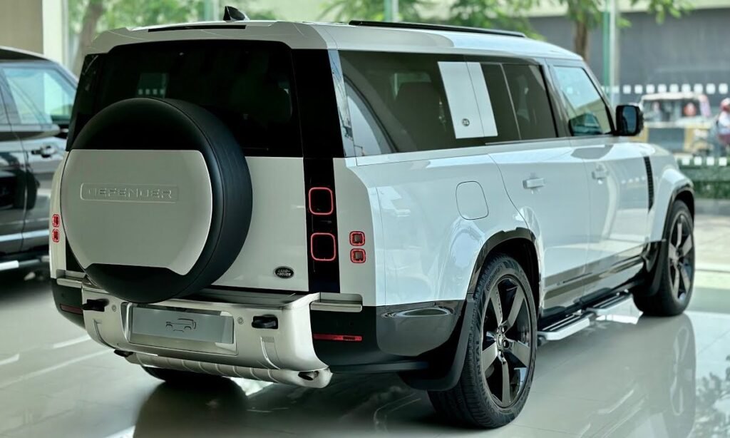 New Land Rover Defender 130 X-Dynamic - 8 Seater